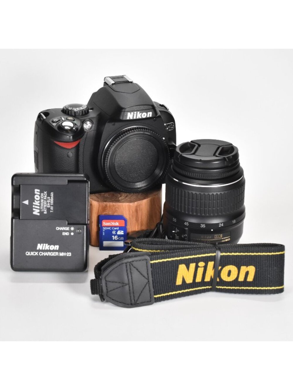 Nikon D40x DSLR Camera 10.2MP Nikon AFS 18-55mm Lens 4,546 Clicks 16GB SD Card
